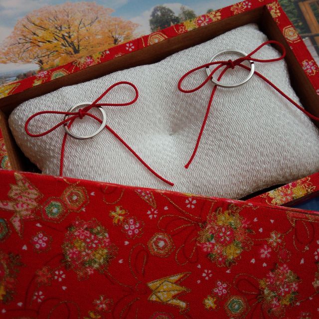 【NOMOTO(ノモト)の口コミ】 鍛造では珍しい5mmの細いリングで
細いのに丈夫なのと
6.5号と半端なサイ…