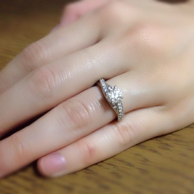 【ラザール ダイヤモンド(LAZARE DIAMOND)の口コミ】 ２ヶ月くらいの間、数々のブランド、ダイヤを見に行き、どうしても質の良…