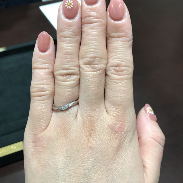 【BIJOUPIKO(ビジュピコ)の口コミ】 ウェーブのデザインで、よくあるデザインだとは思いますが、ダイヤの入り…