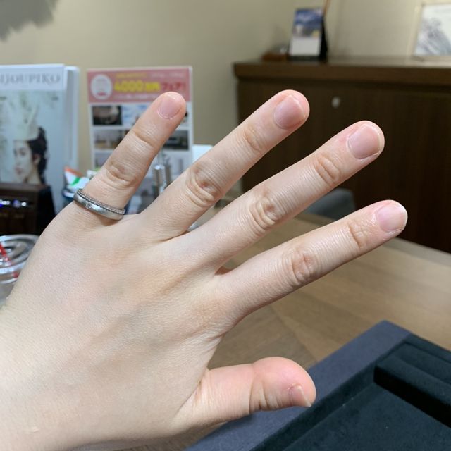 【BIJOUPIKO(ビジュピコ)の口コミ】 シンプルで艶消しのためか、ダイヤモンドの輝きが増していました。将来的…