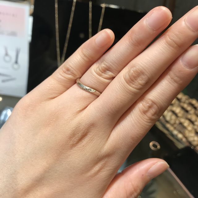 【杢目金屋(もくめがねや)の口コミ】 試着させていただいたのが、ピンクゴールドとシルバーの地金でのお作りの…