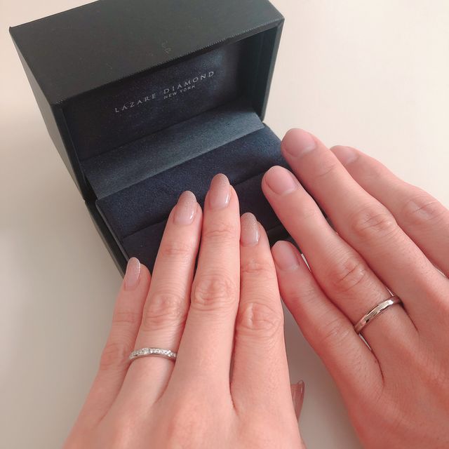 【ラザール ダイヤモンド(LAZARE DIAMOND)の口コミ】 着けた時に一番しっくりきました。
丸みを帯びているので、指をグーにした…