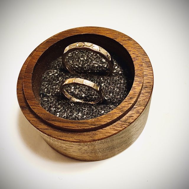 【鎌倉彫金工房の口コミ】 お店では色々なタイプの指輪を
試着させてくれて、
指輪の幅、表面の仕上…