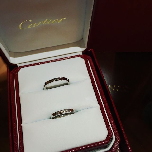 【カルティエ(Cartier)の口コミ】 旦那の方には大きくカルティエの文字が入っており、リング自体に存在感が…