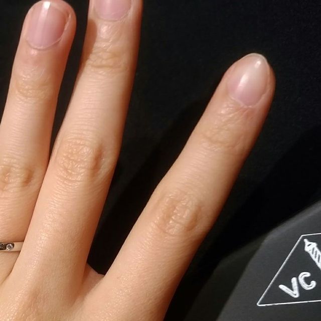 【ヴァン クリーフ＆アーペル(Van Cleef & Arpels)の口コミ】 一石タイプのプラチナマリッジリングはよく拝見しますが、3石は珍しい点と…