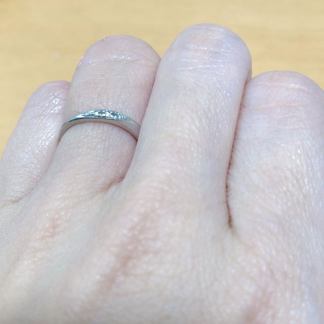 【ヴァンドーム青山(VENDOME AOYAMA)の口コミ】 定番のデザインで選びました。これと、もう一つ悩んだものはダイヤが5つつ…