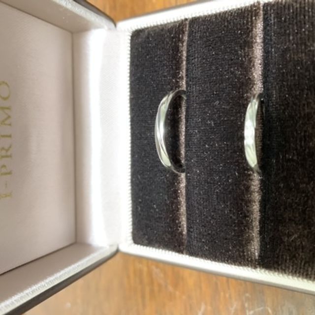 【アイプリモ(I-PRIMO)の口コミ】 結婚指輪を探していくつものお店を巡りましたが、二人とも指が細目の為、…