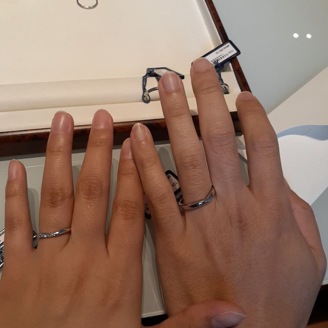 【ROYAL ASSCHER(ロイヤル・アッシャー)の口コミ】 ダイヤがたくさん入っていてとてもきれいでした。着け心地もよかったです…