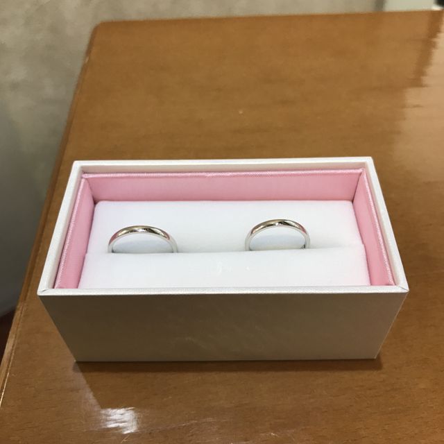 【nocur(ノクル)の口コミ】 ・ストレートでシンプルなデザインが決め手です。
・指が細いので、はめた…