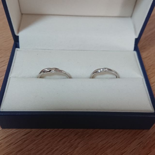 【GALA JEWELRY(ガラジュエリー)の口コミ】 2人ともデザインがとても気に入ったことと、他ブランドのものと比べて着け…