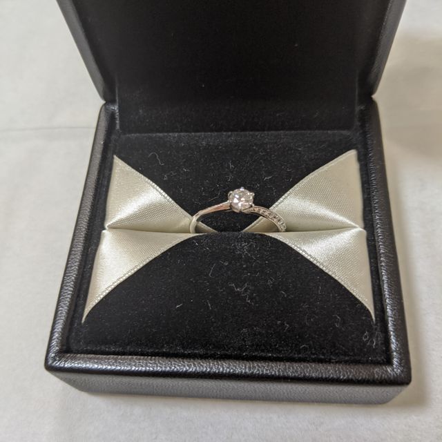 【エクセルコダイヤモンド(EXELCO DIAMOND)の口コミ】 主人がサプライズプロポーズとして私の誕生日祝いに合わせて用意してくれ…