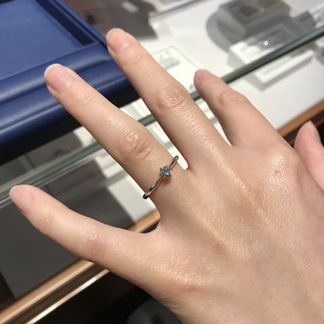 【銀座ダイヤモンドシライシの口コミ】 クリスマスにダイヤモンドだけを購入しました。ダイヤモンドの魅力につい…