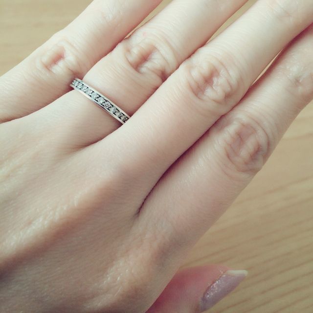 【4℃ BRIDAL(ヨンドシーブライダル)の口コミ】 まずデザインがよく、男性がストレート、女性がハーフエタニティリングで…