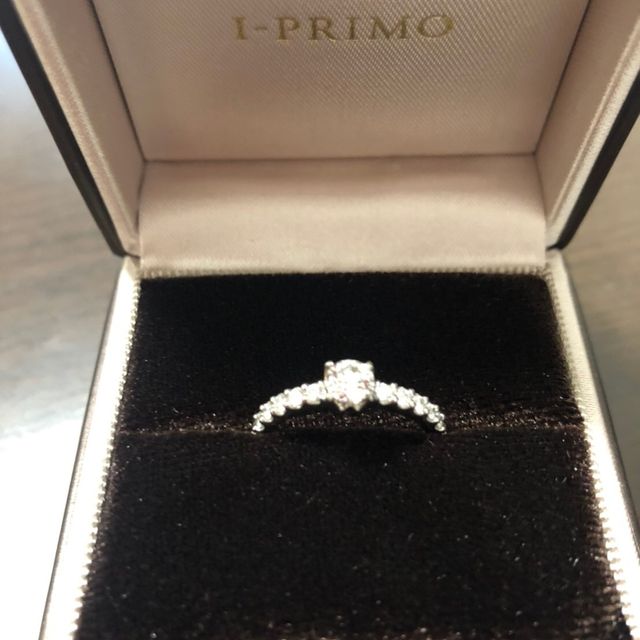 【アイプリモ(I-PRIMO)の口コミ】 指につけたときの輝きが気に入りました。種類が多く色んなデザインを試せ…