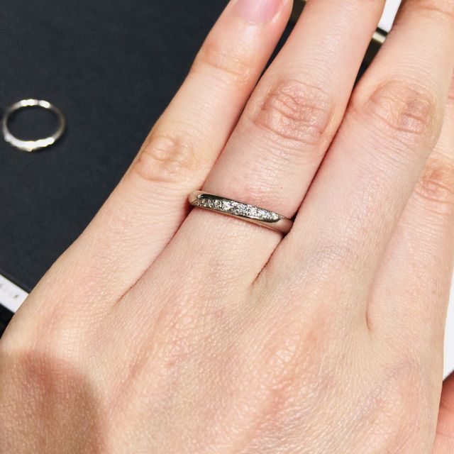 【ラザール ダイヤモンド(LAZARE DIAMOND)の口コミ】 こだわっているだけあって、ダイヤモンドが綺麗です。また、つけ心地にこ…