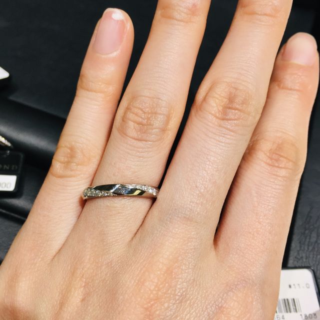 【ラザール ダイヤモンド(LAZARE DIAMOND)の口コミ】 こだわっているだけあって、ダイヤモンドが綺麗です。また、つけ心地にこ…