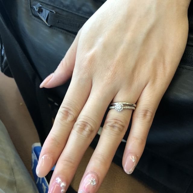 【Ponte Vecchio(ポンテヴェキオ)の口コミ】 色んなサイト、雑誌等で婚約指輪を探していたところ、一目惚れしました。…