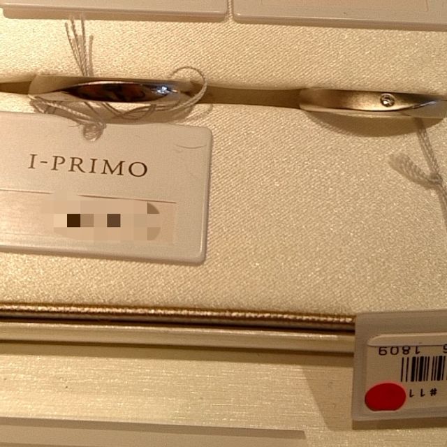 【アイプリモ(I-PRIMO)の口コミ】 プラチナで耐久性が高く、艶消しがポイントになっています。
レディースに…