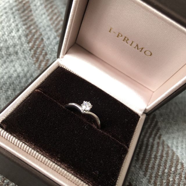 【アイプリモ(I-PRIMO)の口コミ】 指輪の形が指にあっていて、つけ心地がよかったからです。また、二人とも…