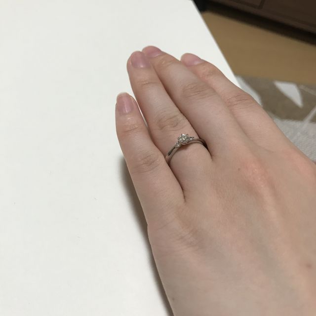 【銀座ダイヤモンドシライシの口コミ】 デザイン　シンプルなデザインがいいという希望があったのでシンプルな物…