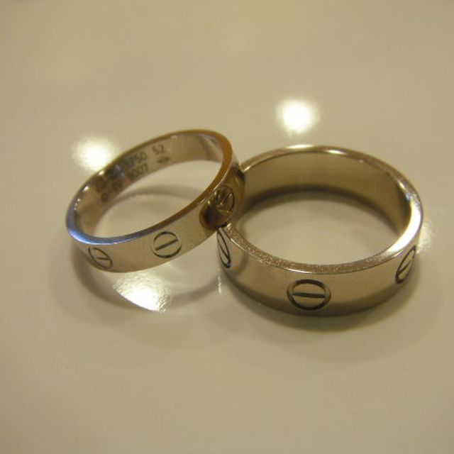 【カルティエ(Cartier)の口コミ】 結婚指輪で重視したことは普段の生活で着けられるように、石や過剰な装飾…