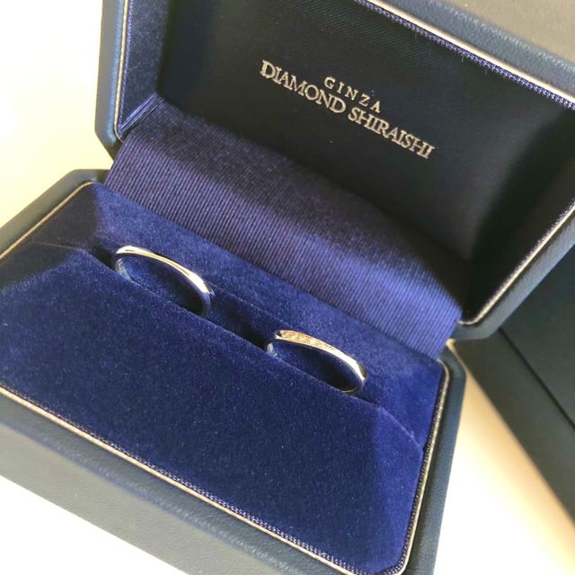 【銀座ダイヤモンドシライシの口コミ】 いくつか試着した中で、シンプルかつ細身のデザインが気に入り購入しまし…
