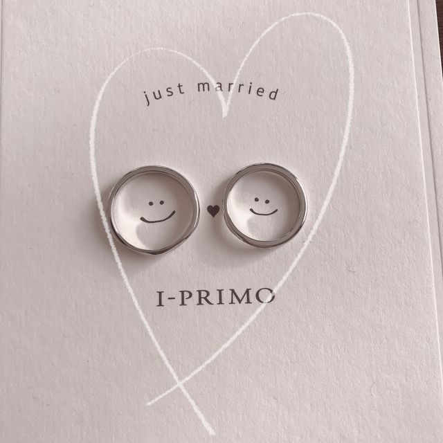 【アイプリモ(I-PRIMO)の口コミ】 婚約指輪のデザインと相性の良いデザインを選びました。
価格は予定より少…