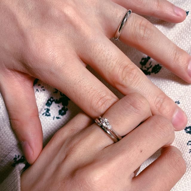 【ラザール ダイヤモンド(LAZARE DIAMOND)の口コミ】 ずっとつけていられるようにシンプルで飽きのこないデザインにしたくてこ…