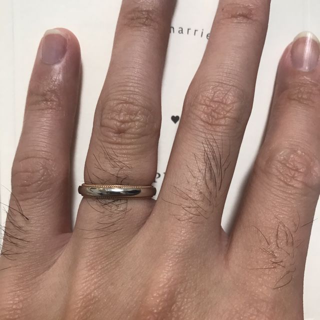 【アイプリモ(I-PRIMO)の口コミ】 デザイン、刻印も選んだ誕生石が入れられるし、色合いも外側がピンクゴー…