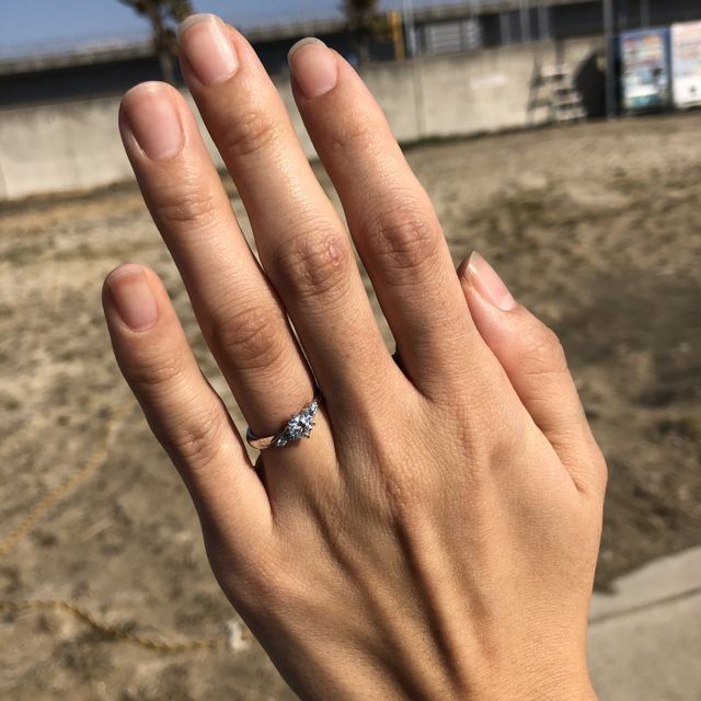 【I's stone(アイズストーン)の口コミ】 初めての指輪選びで、最初は２店舗回る予定でしたが、
数多くある中から選…