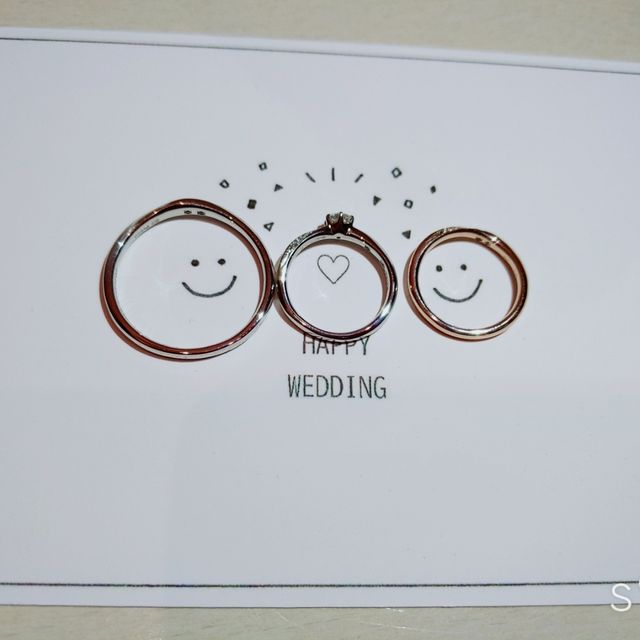 【Something Blue(サムシングブルー)の口コミ】 特にこだわりはなかったのですが、色んなブランドを見ているうちに形やデ…