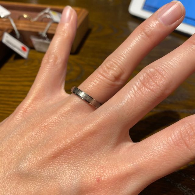 【TANZO.(鍛造指輪)の口コミ】 フルオーダーだったので形、厚み、加工などのデザインを全て選ぶことがで…