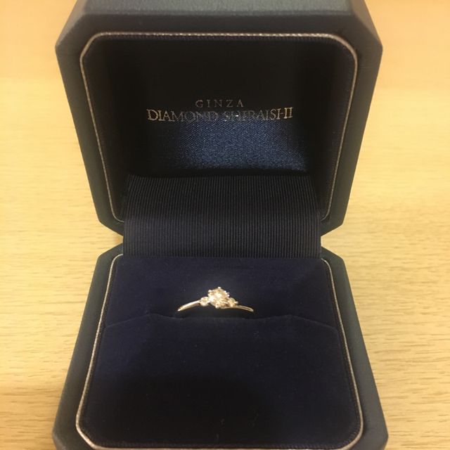 【銀座ダイヤモンドシライシの口コミ】 大きいダイヤがドンっとのったものは照れくさく、リングも細めで華奢なデ…