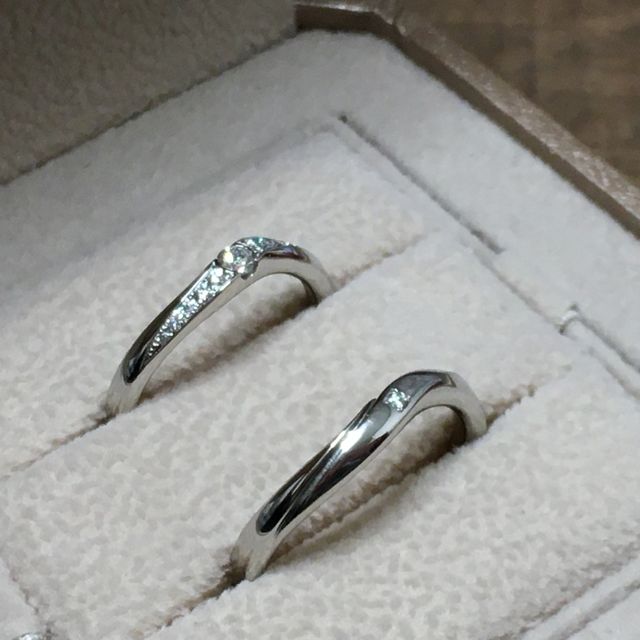 【TRECENTI(トレセンテ)の口コミ】 ゆるやかなウェーブに沿ってダイヤが配置されたデザインが大好きで、トレ…