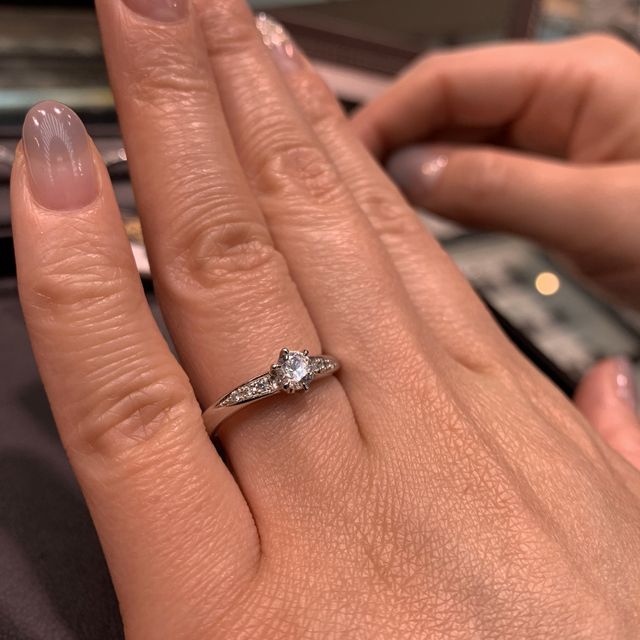 【カオキ　ダイヤモンド専門卸直営店の口コミ】 指輪ごとに名前が付けられていてこだわったデザインのリングが多いのが印…