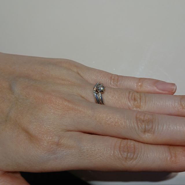 【ラザール ダイヤモンド(LAZARE DIAMOND)の口コミ】 指輪のデザインについて気に入っていたのはもちろんですが、スタッフさん…