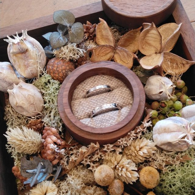 【鎌倉彫金工房の口コミ】 ブランドものにこだわりがなかったので何がいいかなと二人で探していたと…