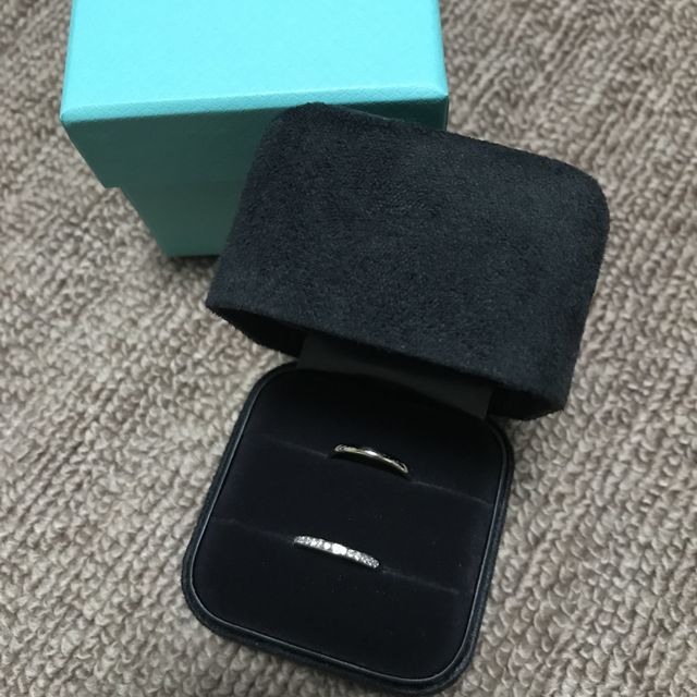 【ティファニー(Tiffany & Co.)の口コミ】 シンプルなダイヤなしにするか、ハーフエタニティー、エタニティーにする…
