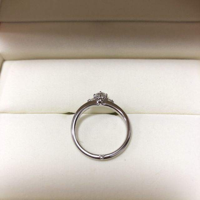 【ケイウノ ブライダル(K.UNO BRIDAL)の口コミ】 隠れミッキーが
・ダイヤのカット
・台座に二箇所
・留め金に二箇所
・手…