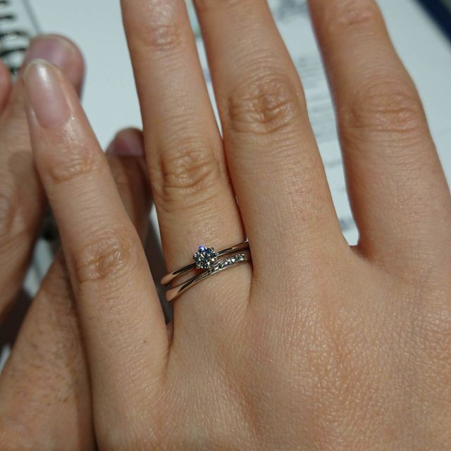 【銀座ダイヤモンドシライシの口コミ】 どの指輪も着け心地がとても良かったです。独自のライン出しで着け心地に…