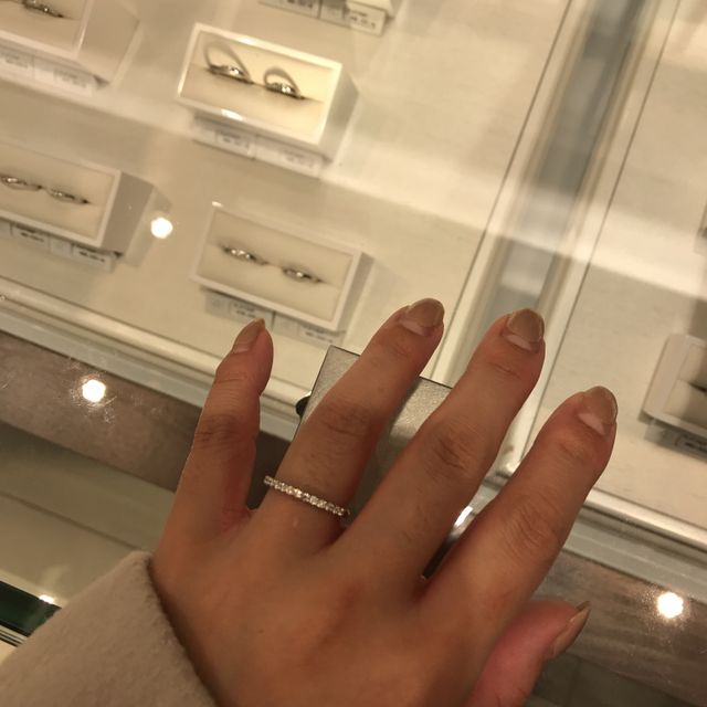 【4℃ BRIDAL(ヨンドシーブライダル)の口コミ】 ぱっと明るくなって、華やかで、でも普段使いしやすい、家事をしてもひっ…