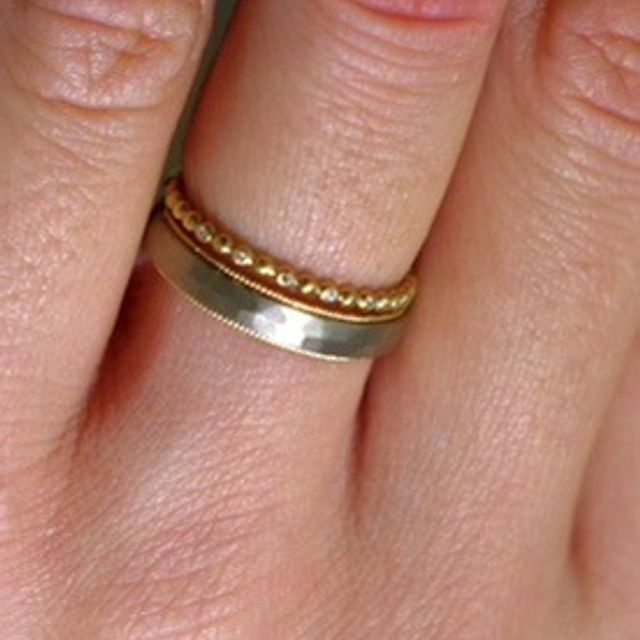 【ヒーミー(himie)の口コミ】 表面の色と裏側（ミル打ち含む）の色をＹＧ、ＷＧ、ＰＧ、Ptの中から選択…