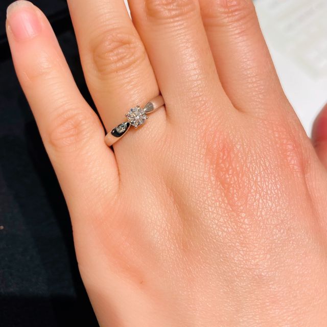 【ティファニー(Tiffany & Co.)の口コミ】 憧れだったティファニーにしました。ハーモニーシリーズは、センターが絞…