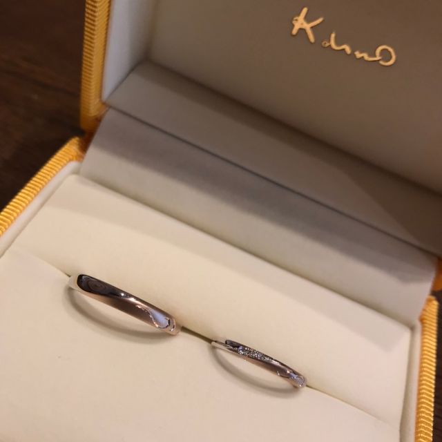 【ケイウノ ブライダル(K.UNO BRIDAL)の口コミ】 デザインは既製品をセミオーダーしてもらいました。ダイヤモンドのランク…