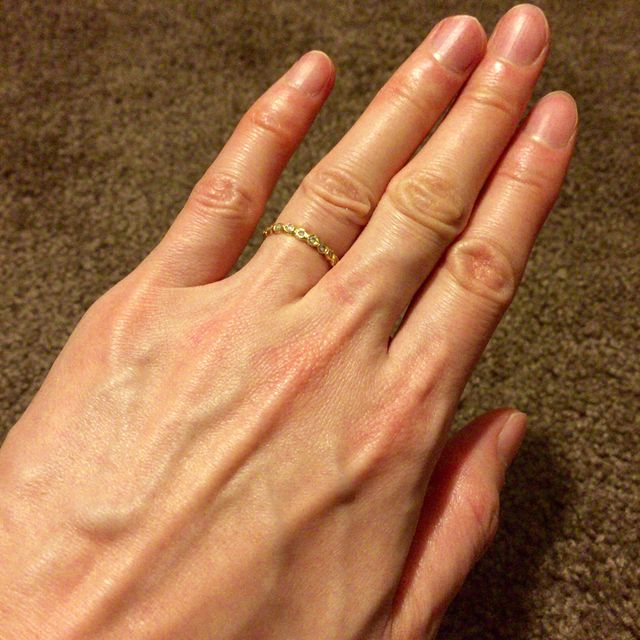 【Satomi Kawakita Jewelryの口コミ】 日本では結婚指輪と言えばプラチナが定番ですが、私は自分のスタイルなど…