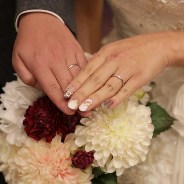 【4℃ BRIDAL(ヨンドシーブライダル)の口コミ】 ダイヤの接着面が、他の指輪と異なって埋め込まれている形ではなく足にな…