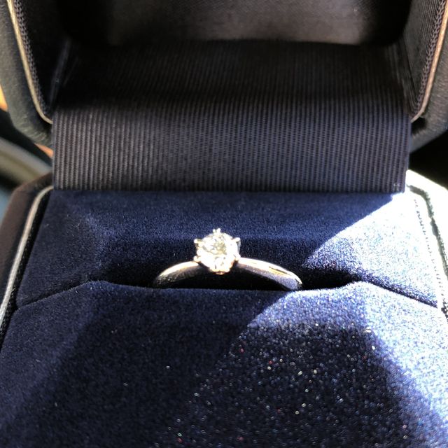 【銀座ダイヤモンドシライシの口コミ】 シンプルなデザインがよかったので決めました。それとダイヤモンドがとて…