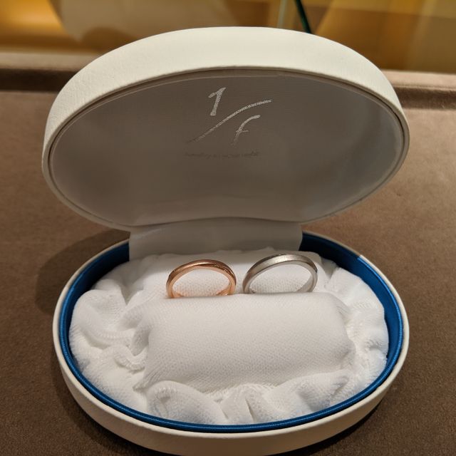 【１／ｆ エフブンノイチの口コミ】 デザインがとても気に入り、マットと艶の部分の割合を逆に作成して欲しい…