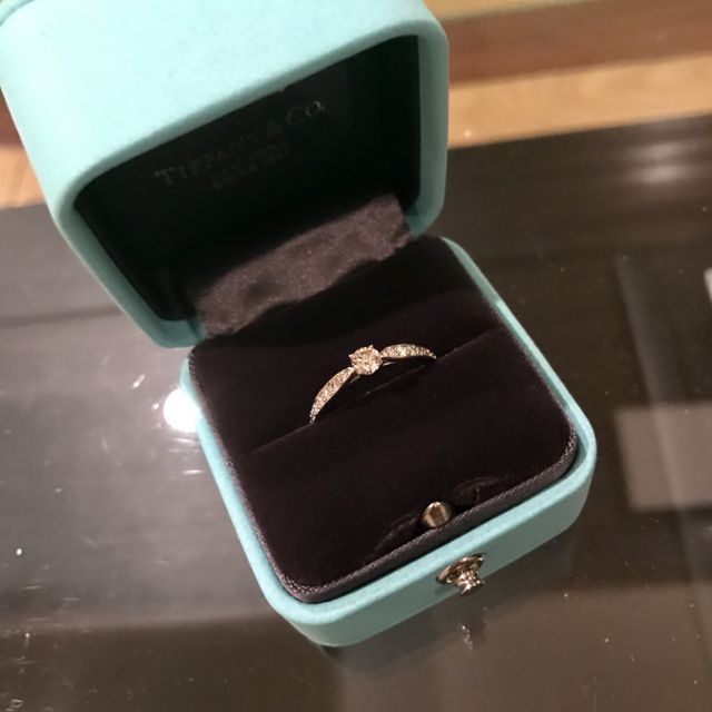 【ティファニー(Tiffany & Co.)の口コミ】 もともと好きなブランドだったのがきっかけです。実物をみて、やはりここ…