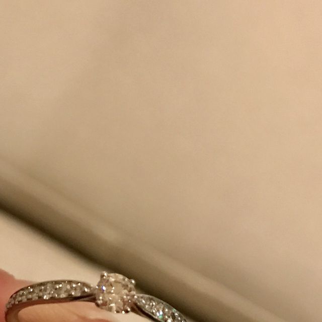 【ティファニー(Tiffany & Co.)の口コミ】 もともと好きなブランドだったのがきっかけです。実物をみて、やはりここ…